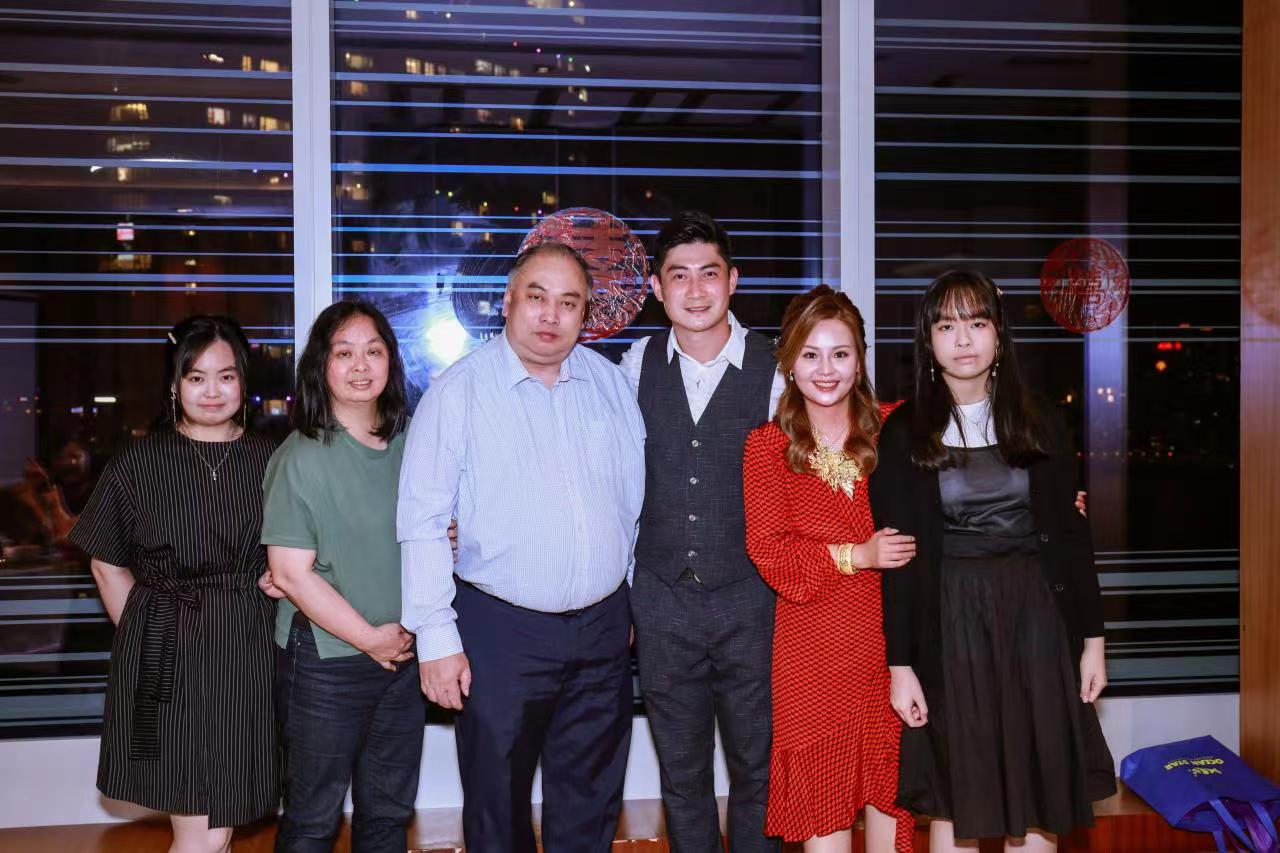 Wai Kin wedding party photo sharing